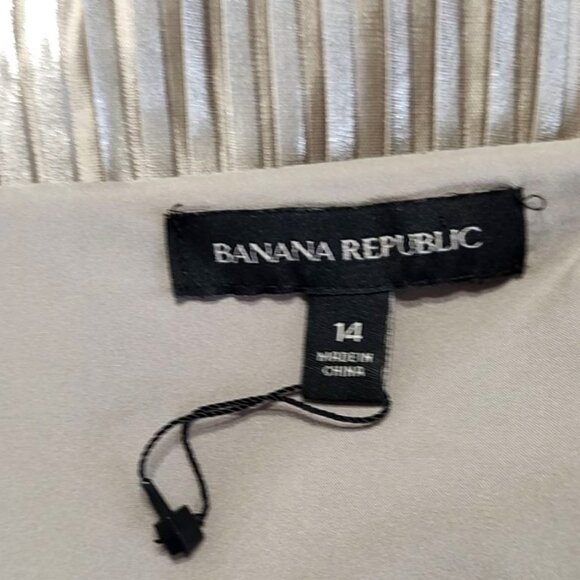 Banana Republic Dress 14 Silver Pleated Fit-and-Flare Metallic Cocktail Party - Picture 11 of 12